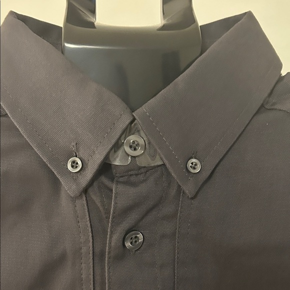 Stylish Gray Casual Button-Down Shirt - Picture 4 of 4